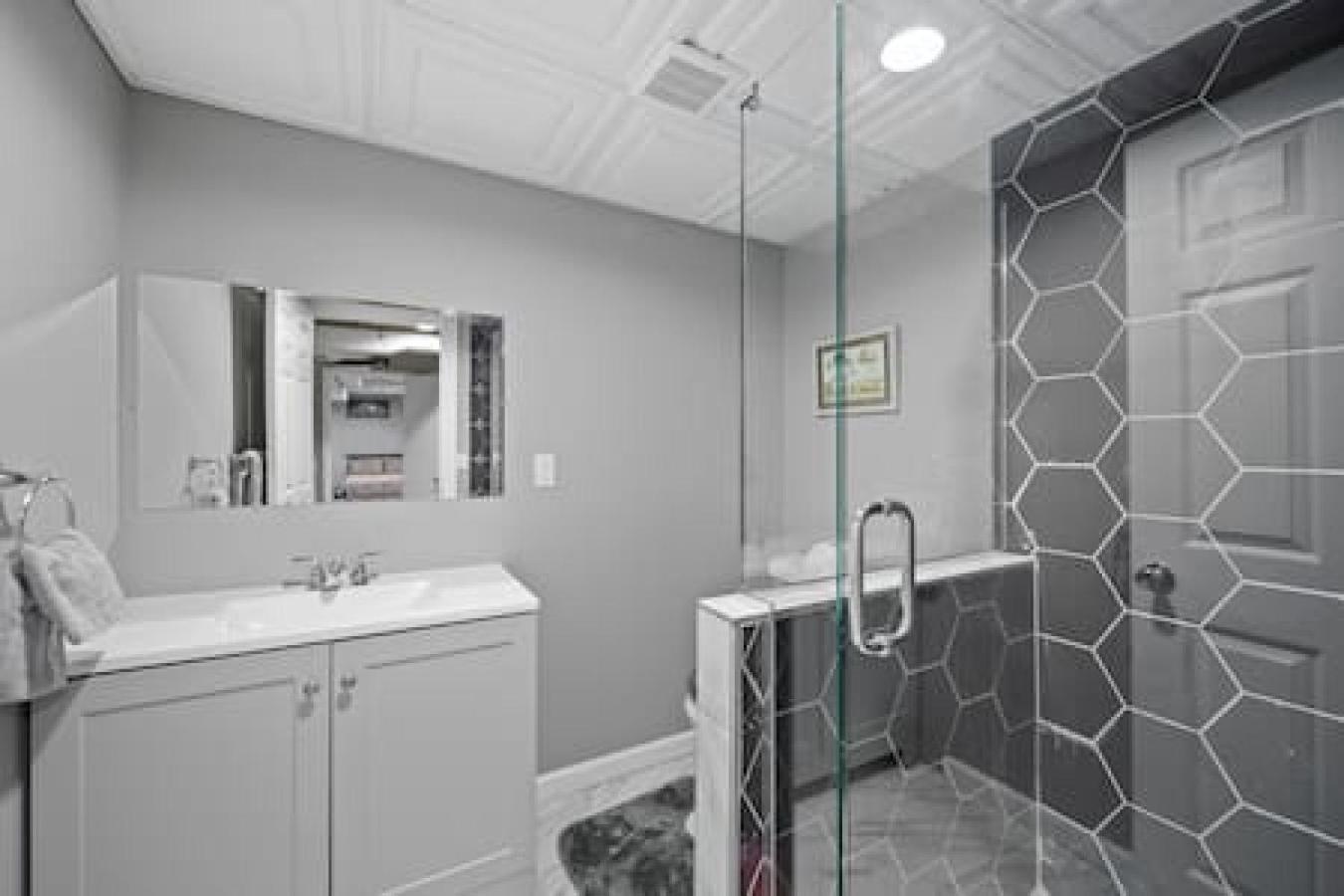 Urban Elegance Retreat In Downtown Rochester Eksteriør billede